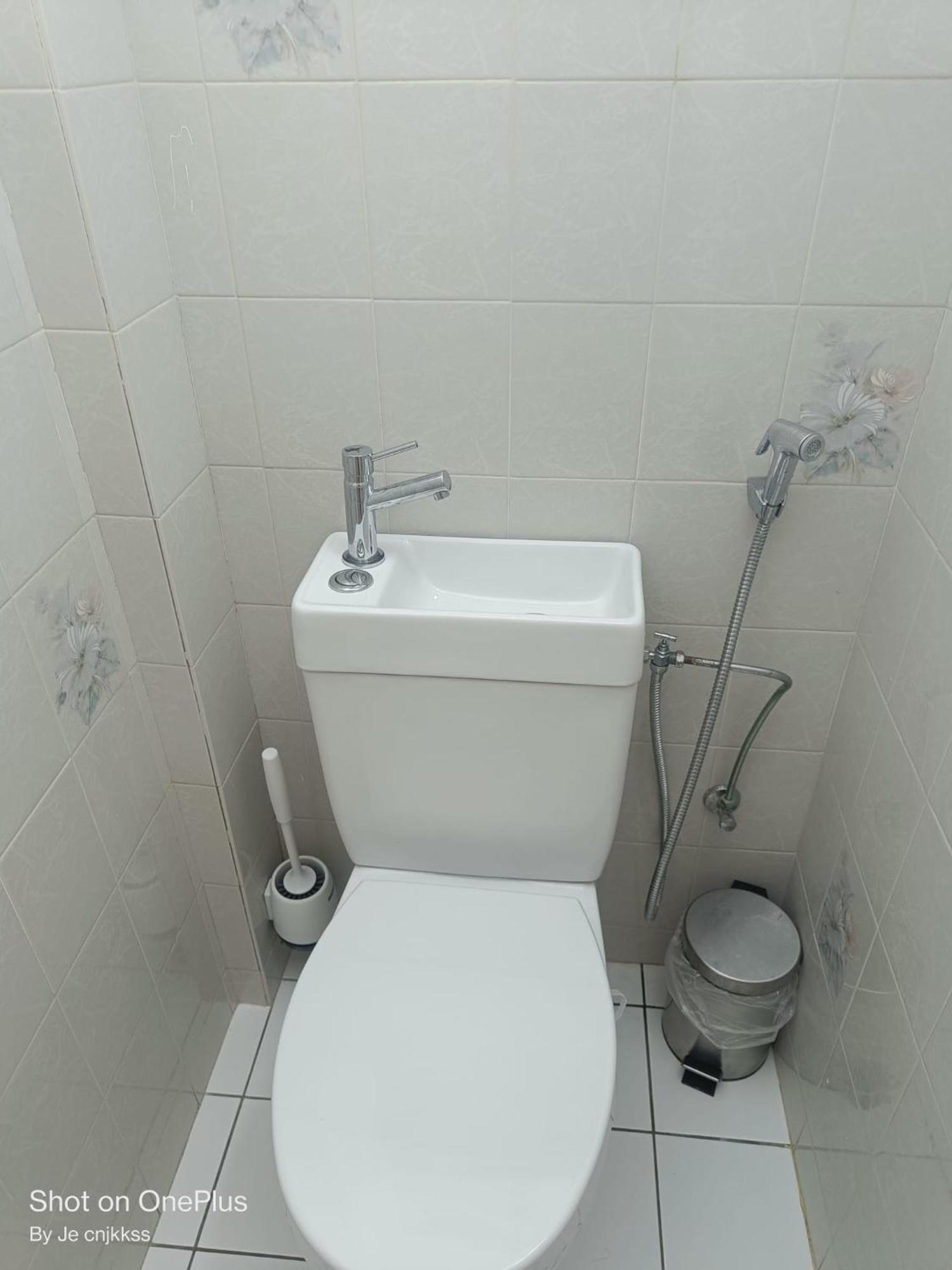 Homestay Belle D'hote Avec Balcon Prive - 3 Mins Gare - Geneve Acces Direct