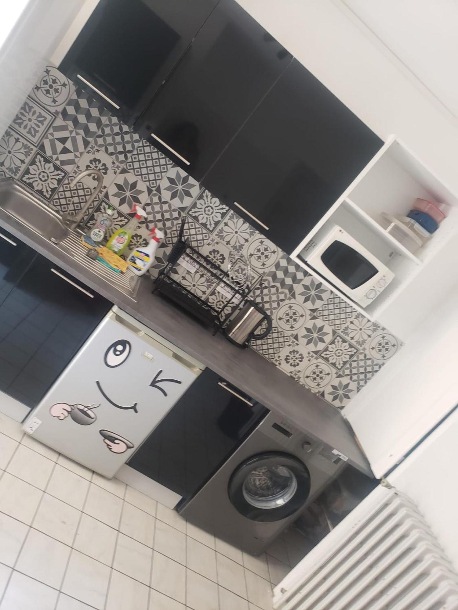 Belle D'hote Avec Balcon Prive - 3 Mins Gare - Geneve Acces Direct Homestay