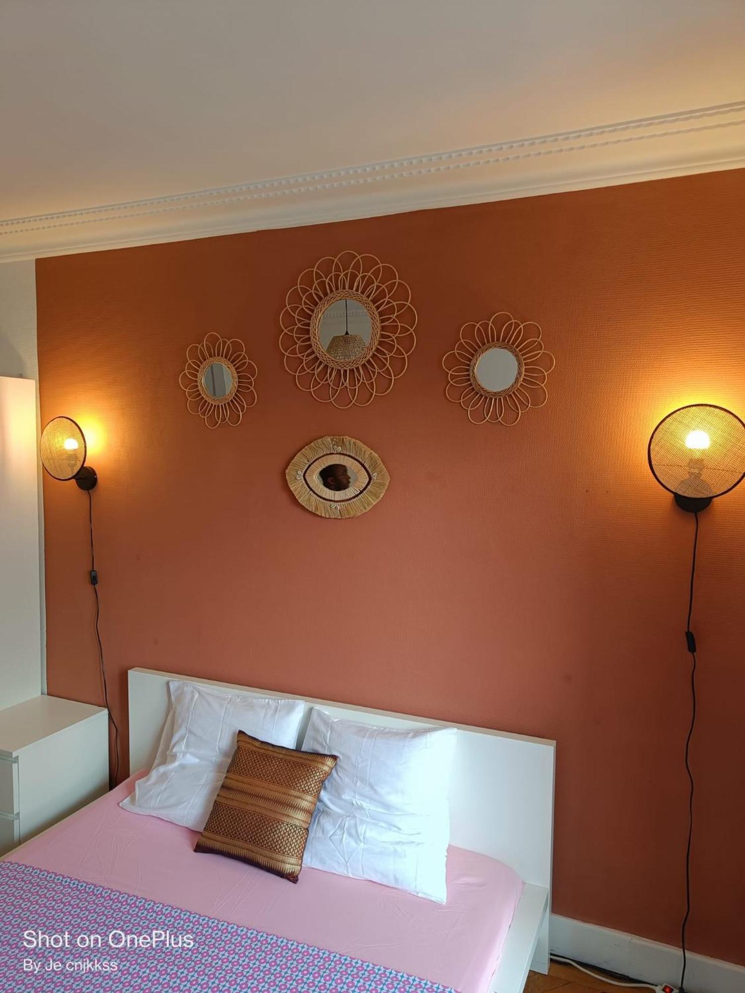 Belle D'hote Avec Balcon Prive - 3 Mins Gare - Geneve Acces Direct Homestay *