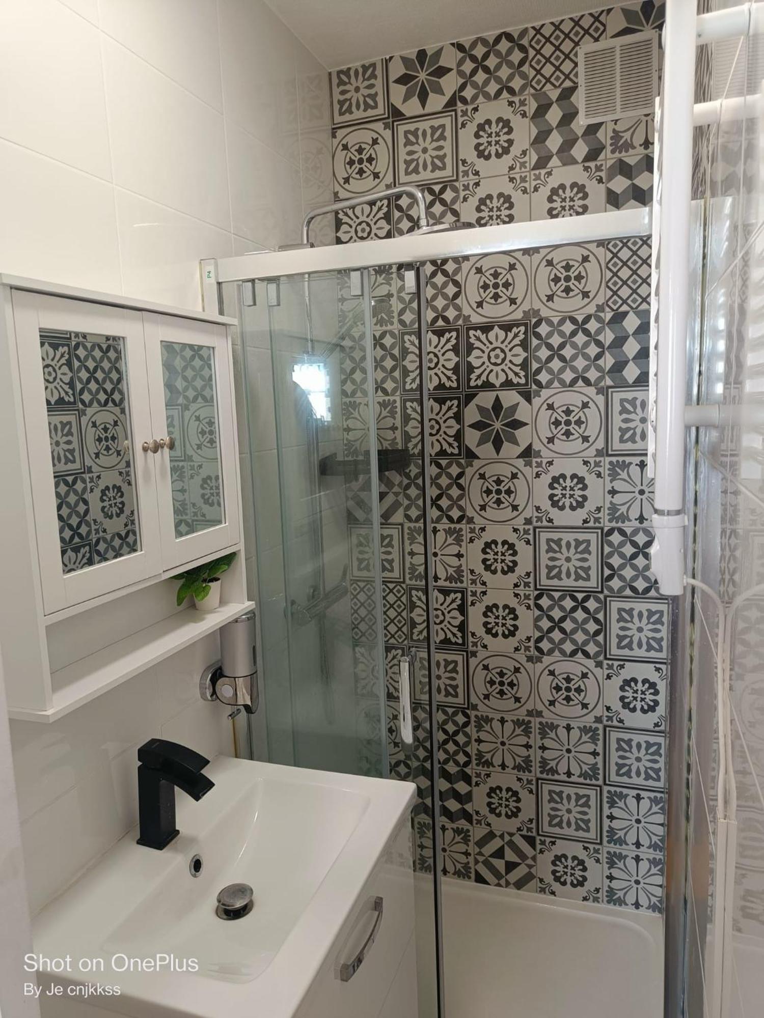 Homestay Belle D'hote Avec Balcon Prive - 3 Mins Gare - Geneve Acces Direct Annemasse